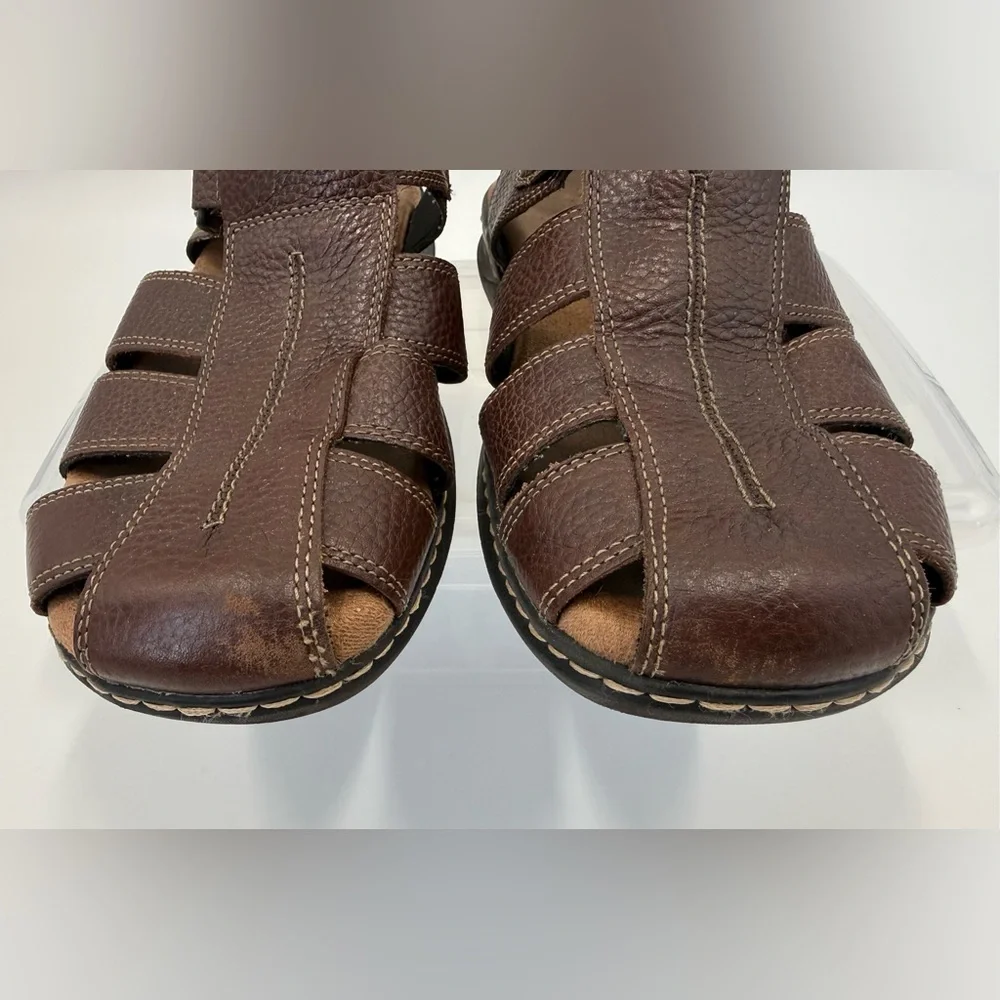Dr. Scholl's Closed-Toe Pebbled Memory Foam Cool Fit Fisherman Sandals, Brown, 9